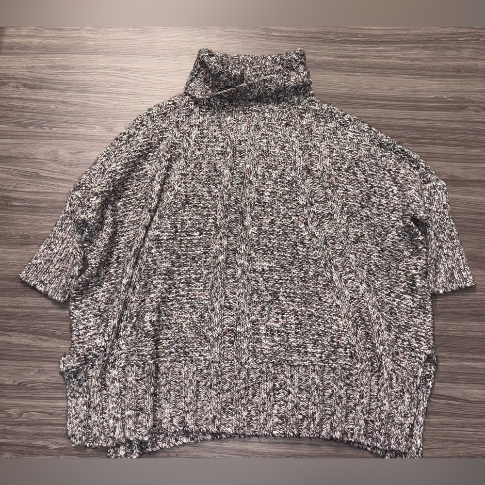 Matilda Jane Women’s Size XS/S Short Sleeve Gray Turtleneck Pullover Sweater